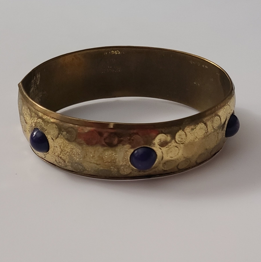 Vintage 70's Brass Hammered Oval Bracelet Bangle Acrylic Blue Stones Estate